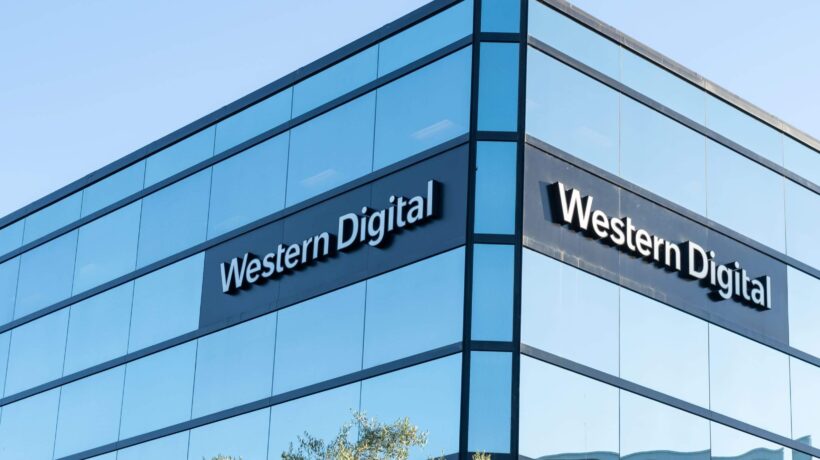 Акции Western Digital (WDC) взлетели на 5% после отчета за Q3
