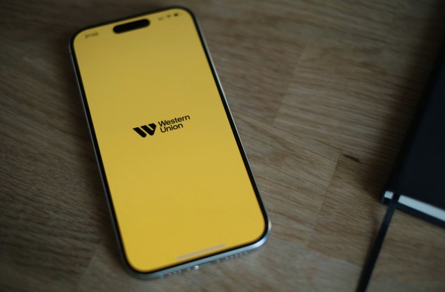 Western Union запускает стейблкоин USDPT на Solana, начиная с Боливии и Филиппин